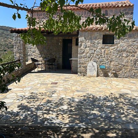 מונמבאסיה Guesthousekamara מראה חיצוני תמונה