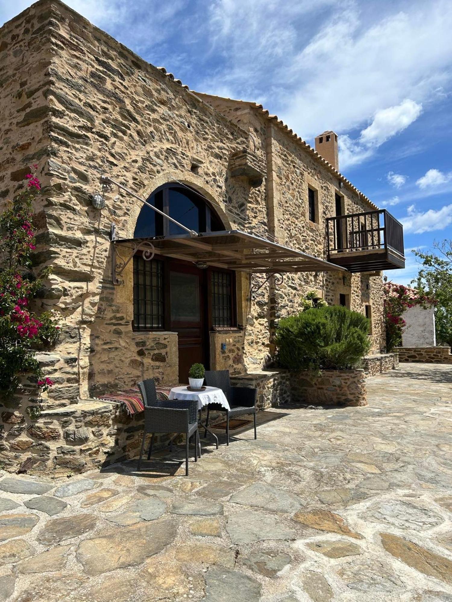מונמבאסיה Guesthousekamara מראה חיצוני תמונה